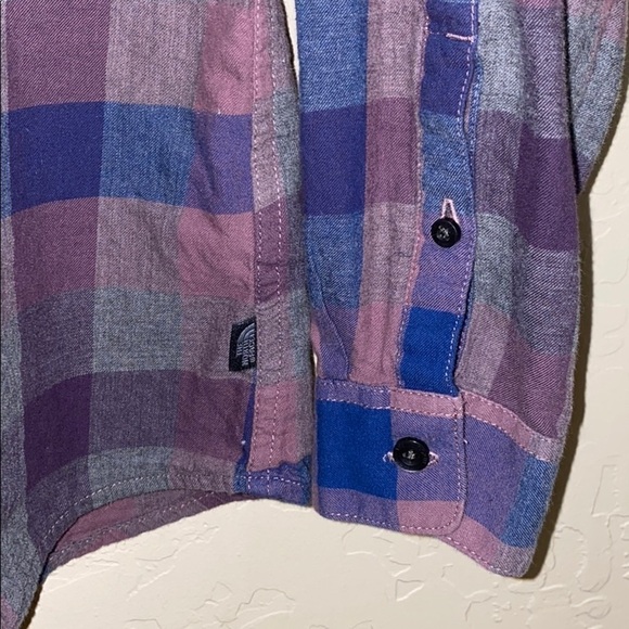 The north face button up plaid shirt - Picture 5 of 8